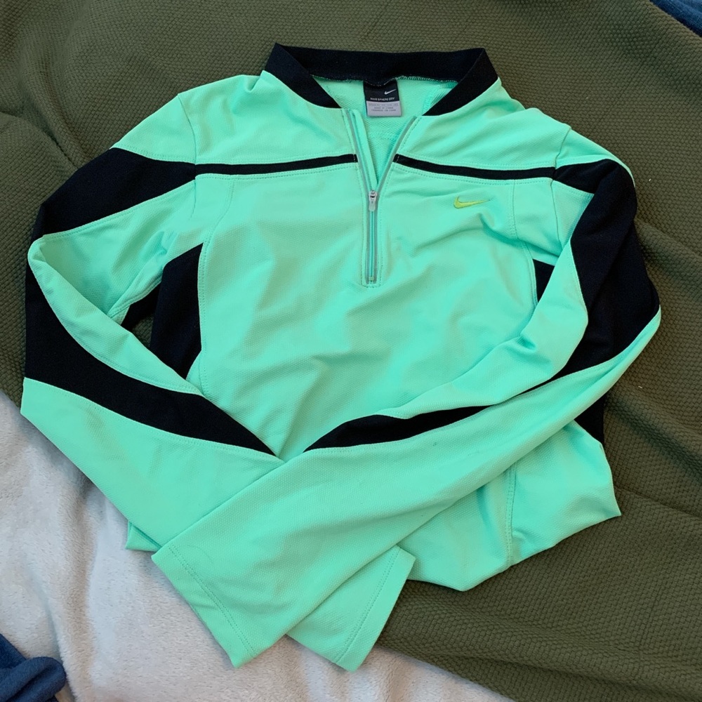 Nike top!